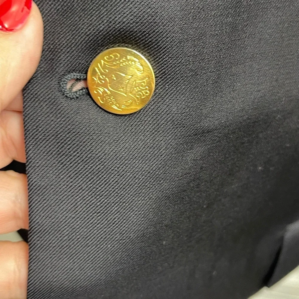 Jos. A. Bank 100% wool men’s Blazer in deep navy with Gold Buttons. Size 42L